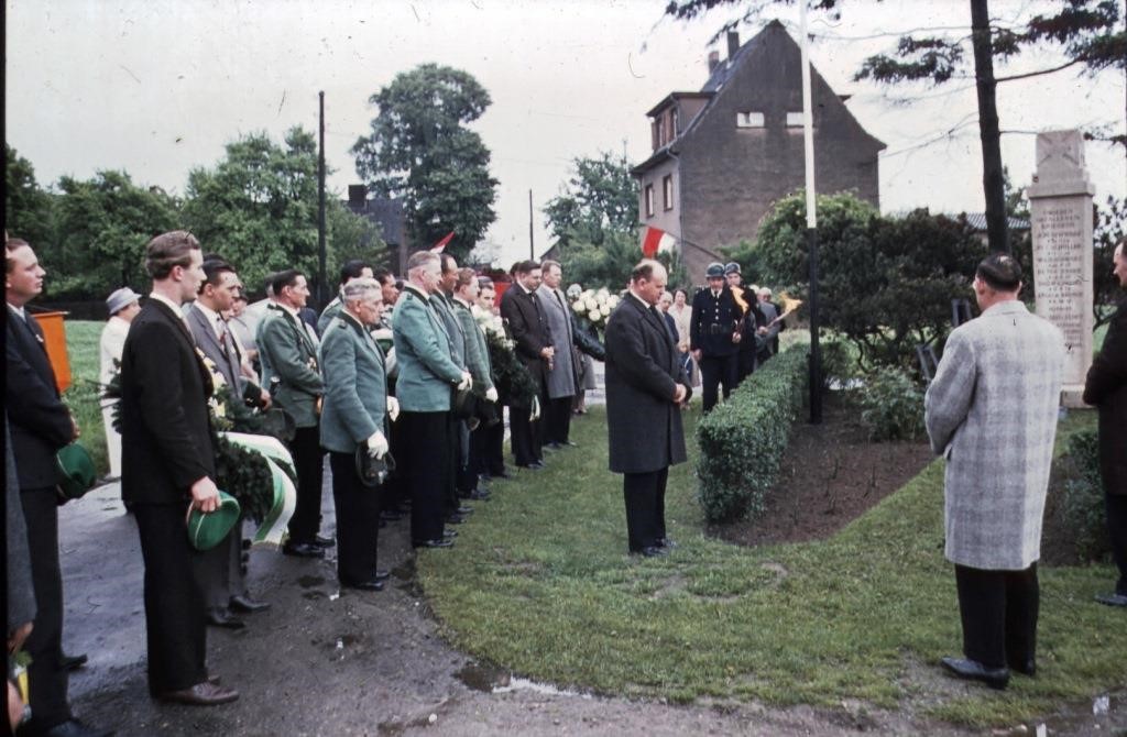 1952 7